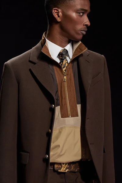 Look 49